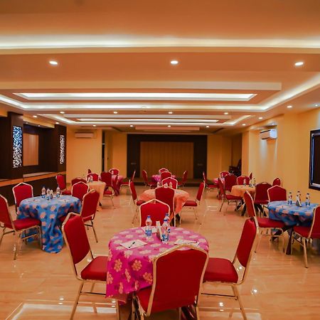 Prasant On Beach Resort !! Lift - Wifi -Restaurant-Parking Facilities-Newly Decorated Room !! Мандармони Екстериор снимка