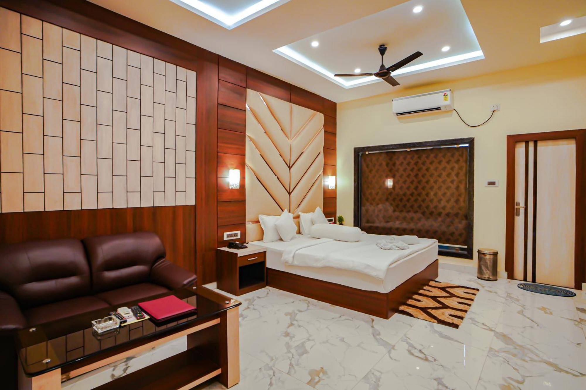 Prasant On Beach Resort !! Lift - Wifi -Restaurant-Parking Facilities-Newly Decorated Room !! Мандармони Екстериор снимка