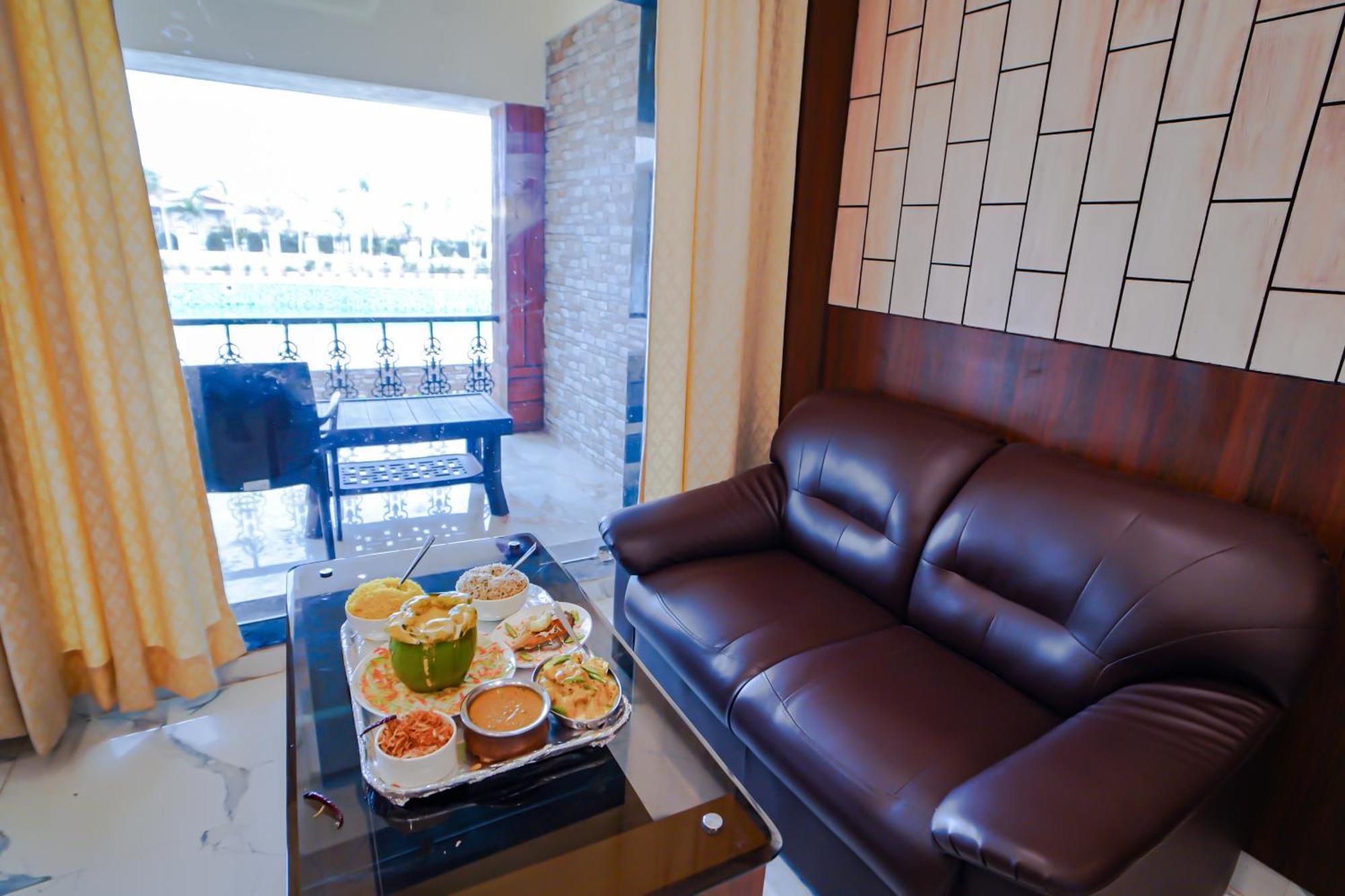 Prasant On Beach Resort !! Lift - Wifi -Restaurant-Parking Facilities-Newly Decorated Room !! Мандармони Екстериор снимка