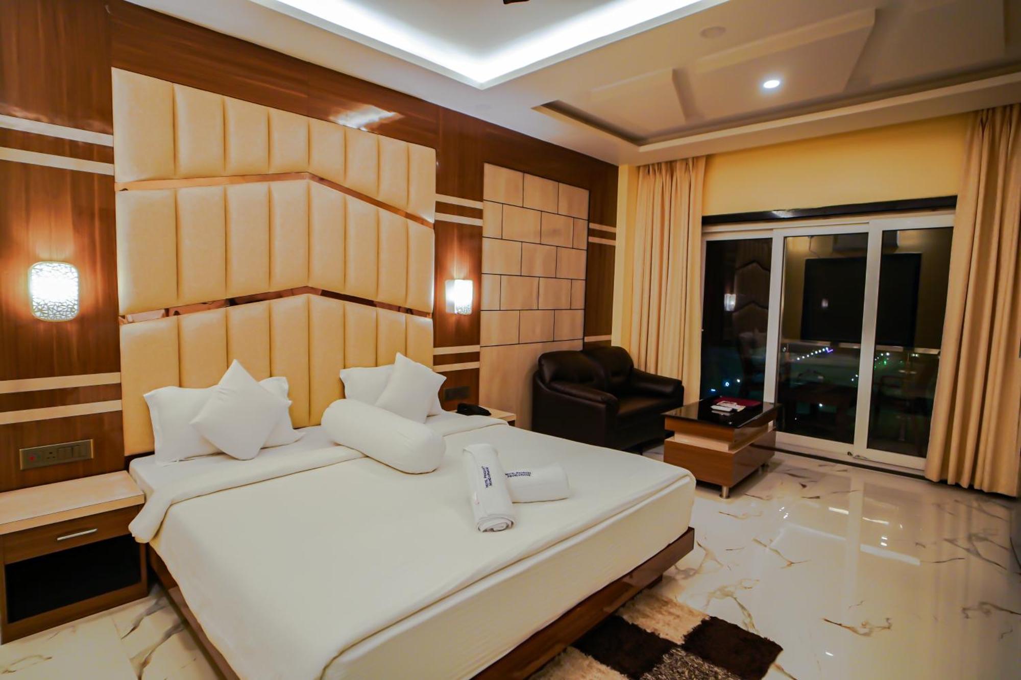 Prasant On Beach Resort !! Lift - Wifi -Restaurant-Parking Facilities-Newly Decorated Room !! Мандармони Екстериор снимка