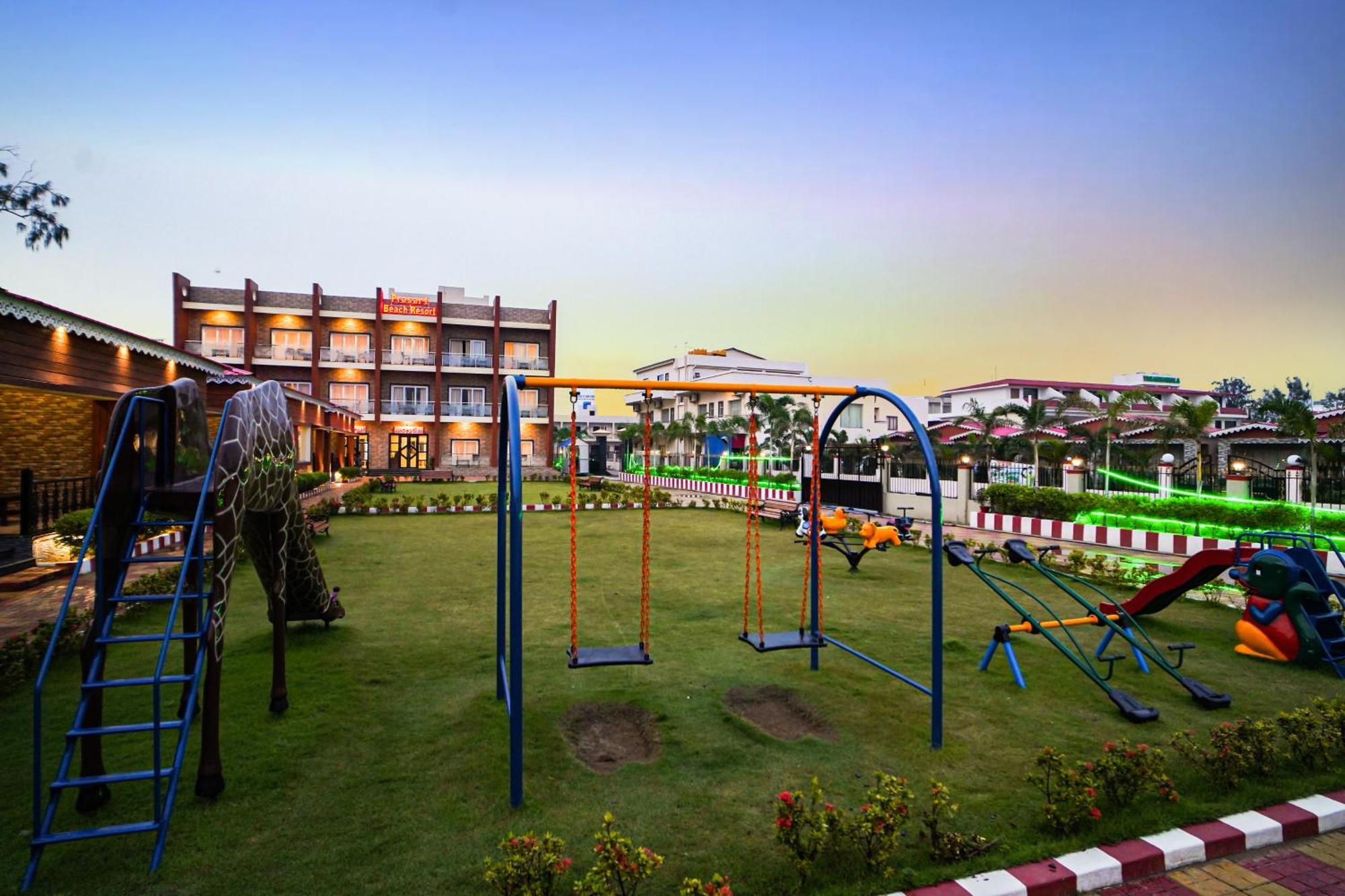 Prasant On Beach Resort !! Lift - Wifi -Restaurant-Parking Facilities-Newly Decorated Room !! Мандармони Екстериор снимка