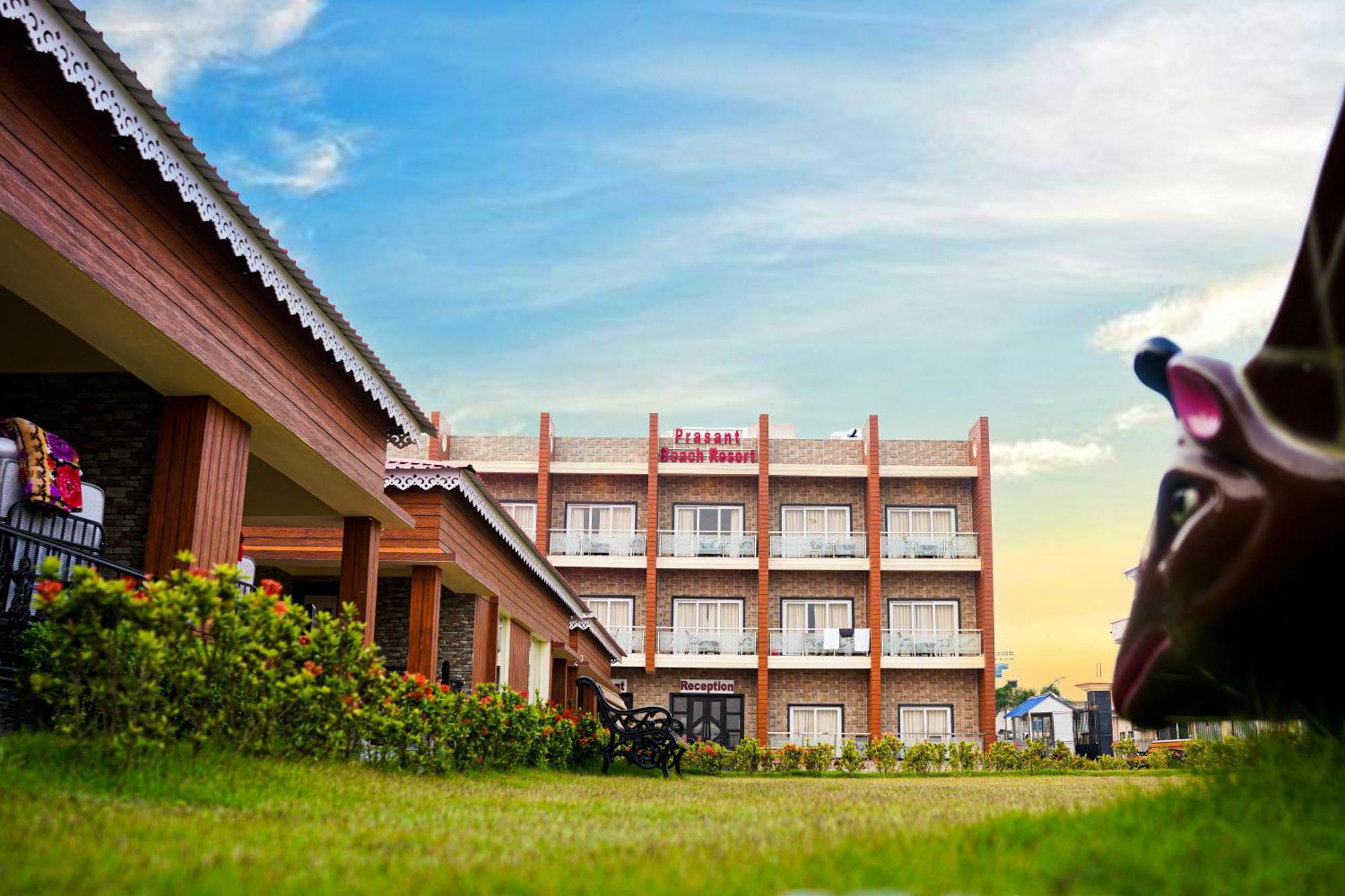 Prasant On Beach Resort !! Lift - Wifi -Restaurant-Parking Facilities-Newly Decorated Room !! Мандармони Екстериор снимка