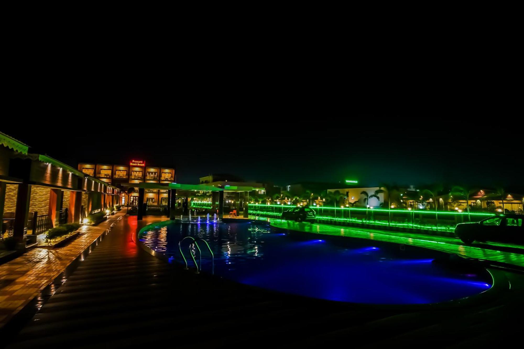Prasant On Beach Resort !! Lift - Wifi -Restaurant-Parking Facilities-Newly Decorated Room !! Мандармони Екстериор снимка