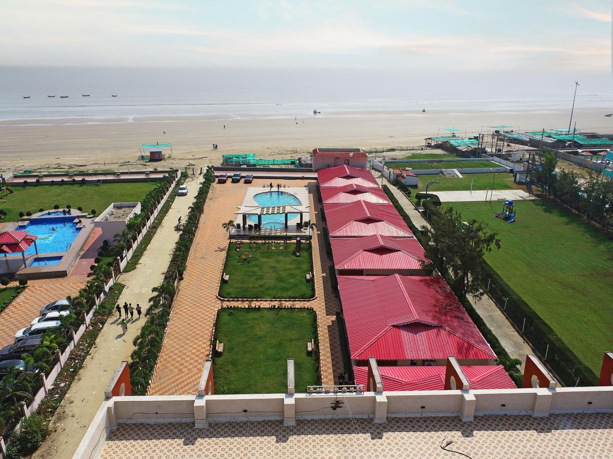 Prasant On Beach Resort !! Lift - Wifi -Restaurant-Parking Facilities-Newly Decorated Room !! Мандармони Екстериор снимка